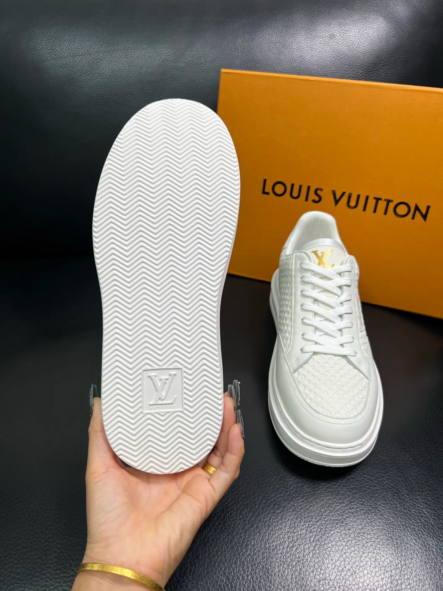 Men's shoes 💰740 Lv high quality top crafts Louis Vuitton sports shoes counter synchronized with original factory configuration, uppers imported from Italy, high-quality splicing colorful complex crafts, imported mesh pads soft and comfortable, soles: original soles specially provided by the original factory, T men's shoes 💰U exclusive movable molded soles super comfortable, original factory and single goods, welcome to compare, code number 38-44 (customized 45) 85867